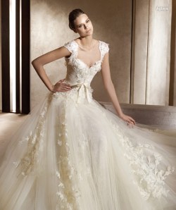 Wedding Dress M_339