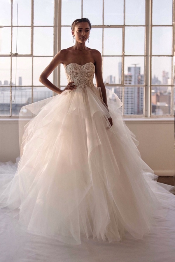 Fluffy, Strapless Sweetheart, Ball Gown and Tulle Wedding Dress M-2009