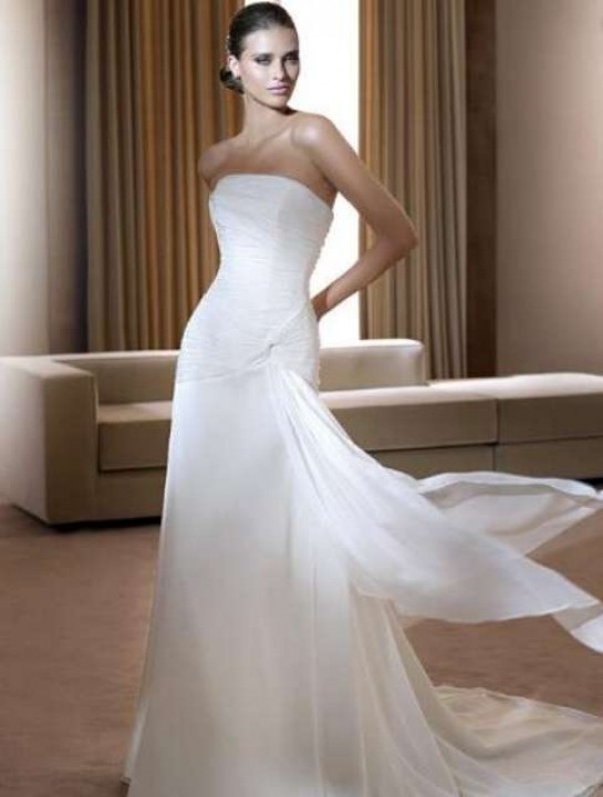 Sheath and Strapless Straight Wedding Dress M-252