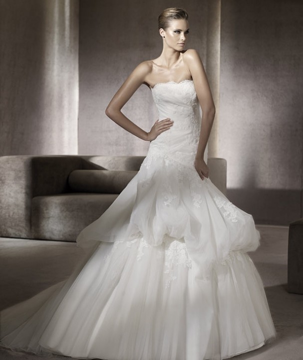 A-Line and Strapless Straight Wedding Dress M-259