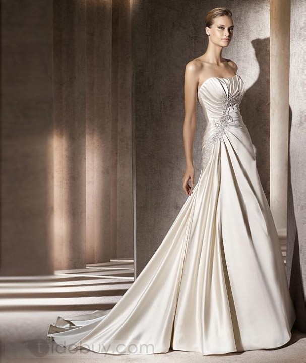 A-Line and Strapless Straight Wedding Dress M-319
