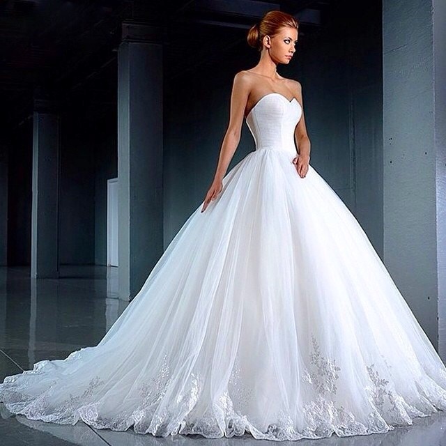 Ball Gown, Fluffy and Strapless Sweetheart Wedding Dress M-1387
