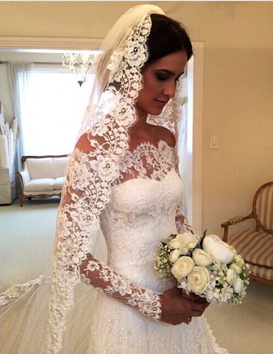 Lace, Veil and Off The Shoulder Wedding Dress M-1685