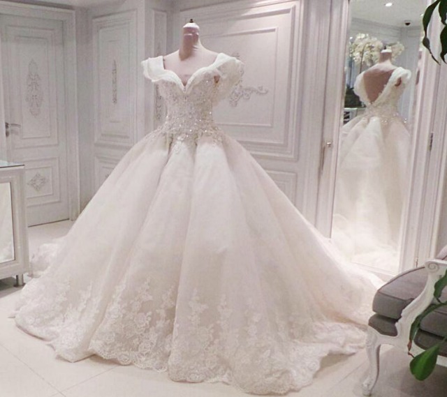 Ball Gown and Fluffy Wedding Dress M-1844