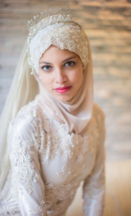 Hijab and Lace Wedding Dress M-1862