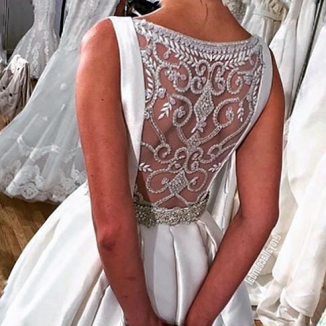 Backless, Lace Back, V Back, Back Details Wedding Dress M-2079