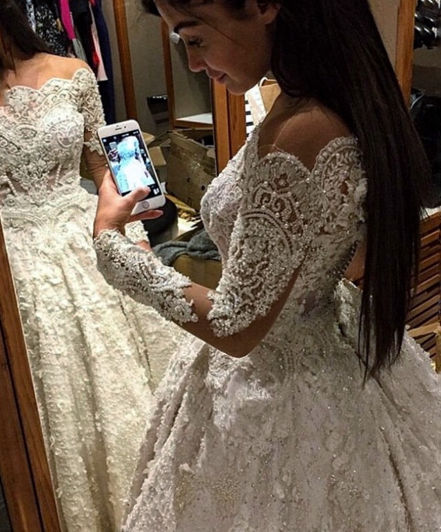 Ball Gown, Sleeves, Lace, Fluffy, Pearls - Crystal Stones on and Celebrities Wedding Dress M-2087