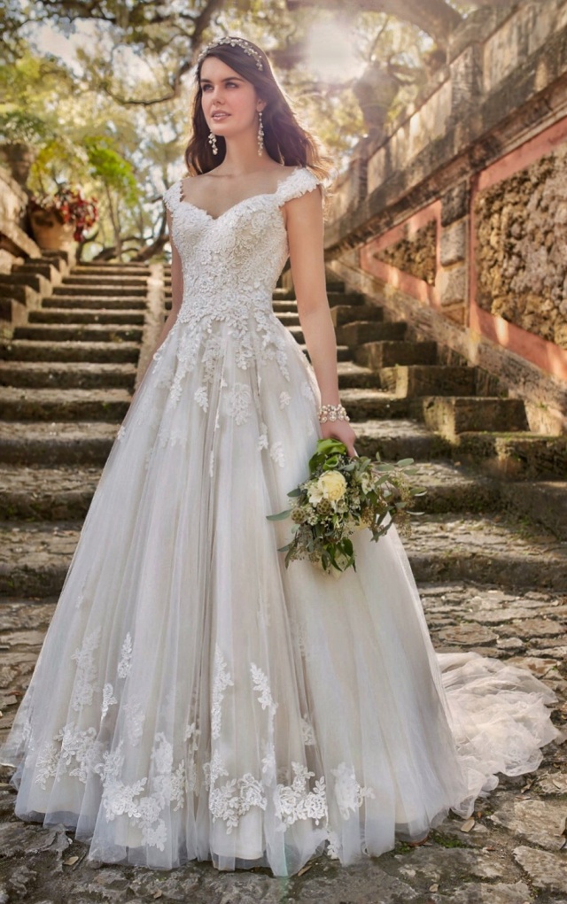 A-Line, Tulle and Sweetheart Wedding Dress M-2159