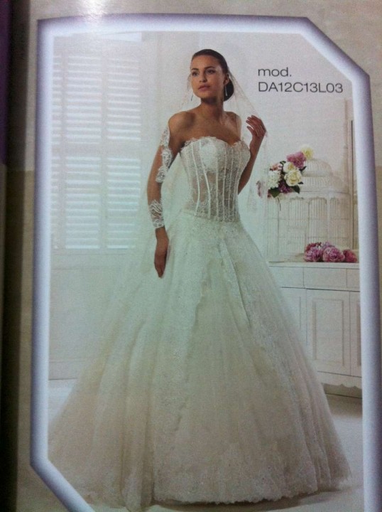 Ball Gown and Strapless Straight Wedding Dress M-362