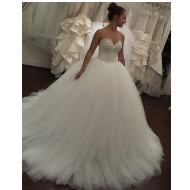 Ball Gown, Strapless Sweetheart, Fluffy and Tulle Wedding Dress M-1171