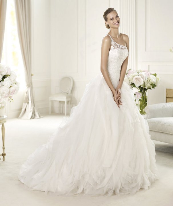 A-Line and One Shoulder Wedding Dress M-496