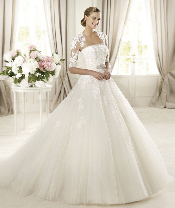 A-Line and Strapless Straight Wedding Dress M-837