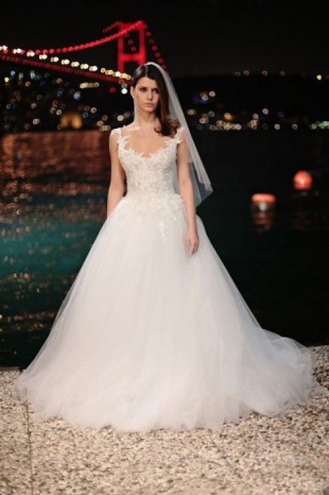 Ball Gown, Sweetheart and Celebrities Wedding Dress M-852