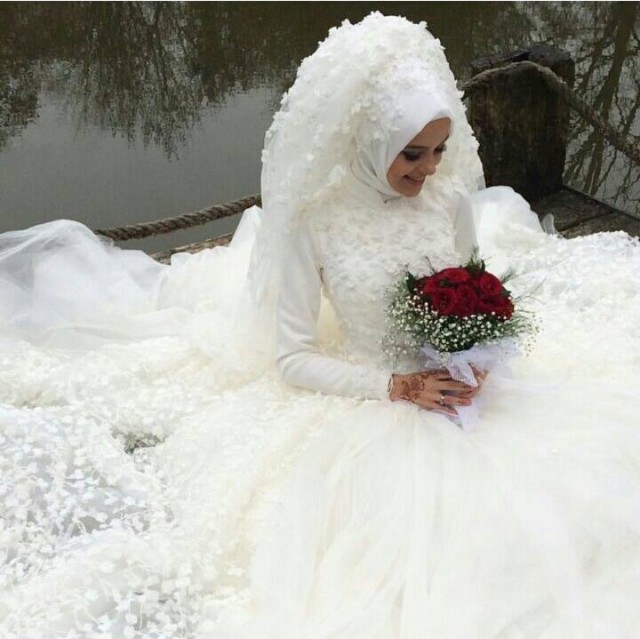 Ball Gown, Sleeves, Hijab and Lace Wedding Dress M-1330