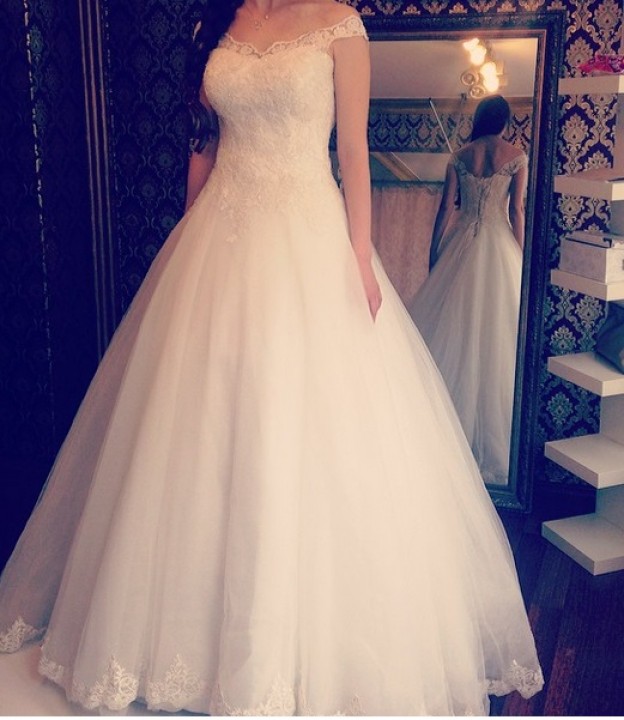 A-Line and Low Shoulder Wedding Dress M-1589